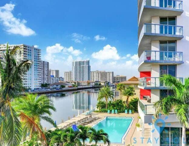 Stylish Apartment Near Beach Халландейл-Бич Экстерьер фото